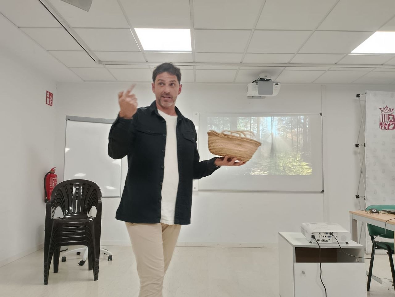José Ángel facilitando un taller